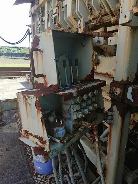 極東開発工業製破砕機の詳細画像|4枚目