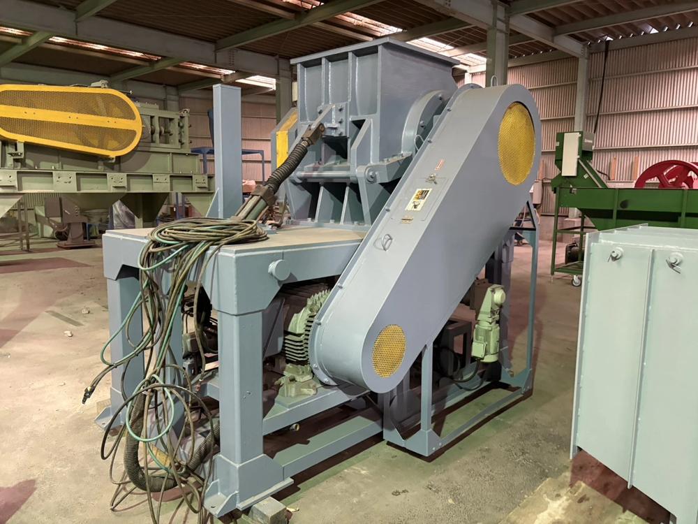 日本シーム製粉砕機 PF-2000の詳細画像｜1枚目