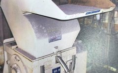 ダイコー精機製粉砕機のサムネイル