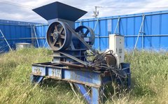 郷鉄工所製破砕機のサムネイル