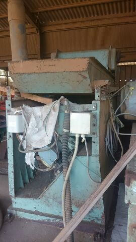 木材粉砕機のサムネイル