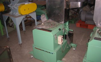 中古の森田精機製粉砕機 JC-3の写真