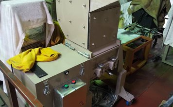 中古の森田精機製粉砕機 JC-10の写真