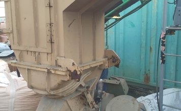 中古のホーライ製粉砕機 T-600の写真