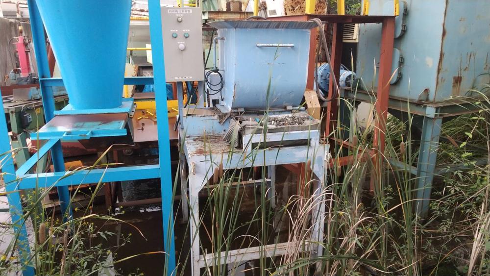中古の中国製粉砕機の写真