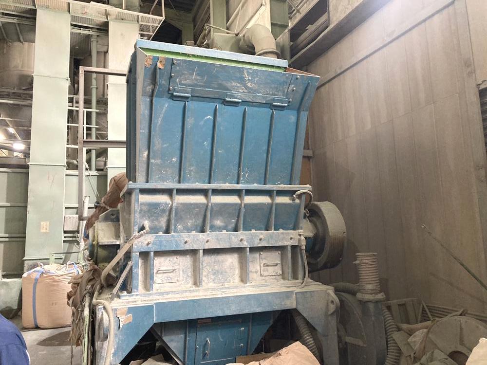中古のホーライ製粉砕機 XGC5-50144の写真