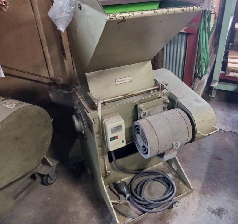 中古のホーライ製粉砕機 VC3-360の写真