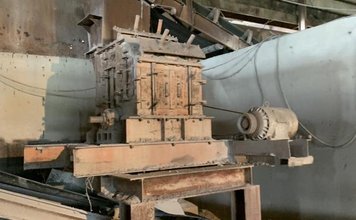 中古の香春製作所製破砕機の写真