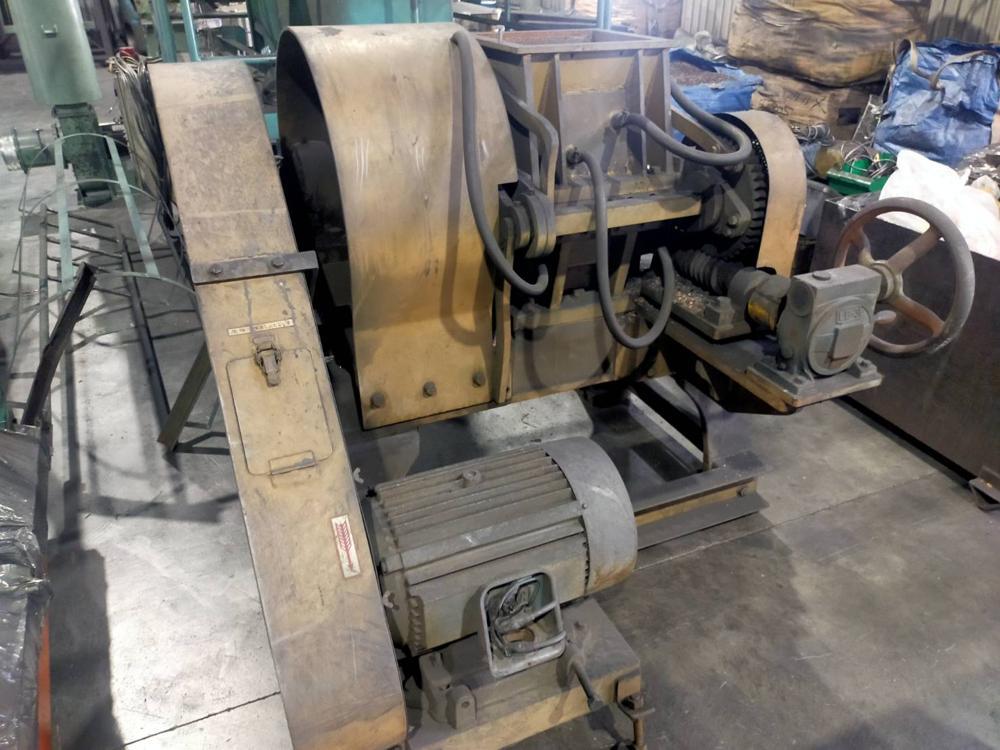 中古のホーライ製粉砕機 M-AFの写真