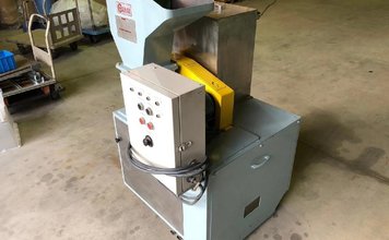 中古のホーライ製粉砕機 WUC-140の写真